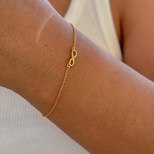 INFINITY GOLDEN BRACELET