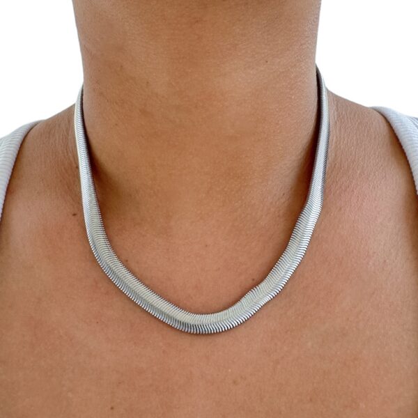 SILVER SNAKE NECKLACE
